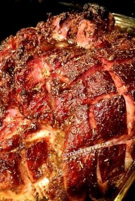 closeup of rosemary balsamic ham