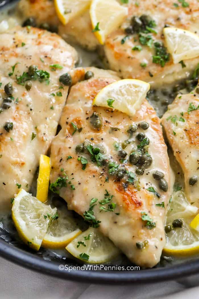 Chicken Piccata with lemon slices